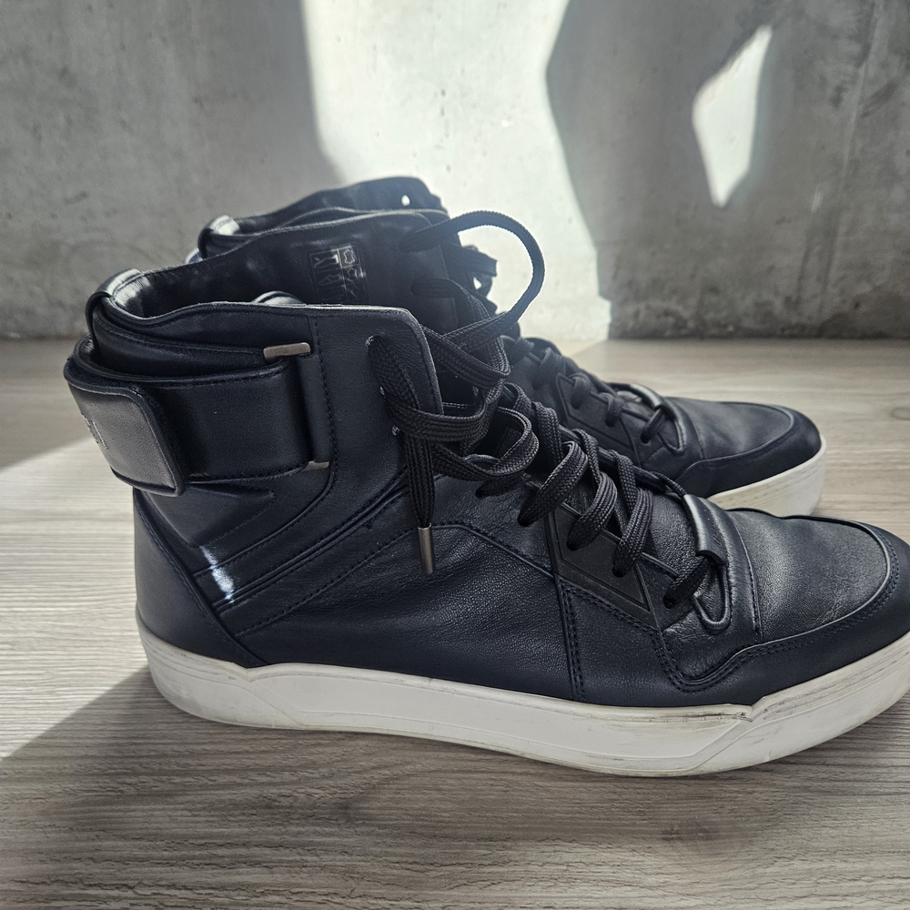 Men's Black High-Top Sneakers
